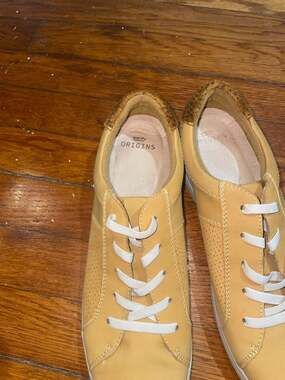 Earth Origins Elson Saffron Yellow Leather Lace-Up Sneakers with Leopard Heel Ac